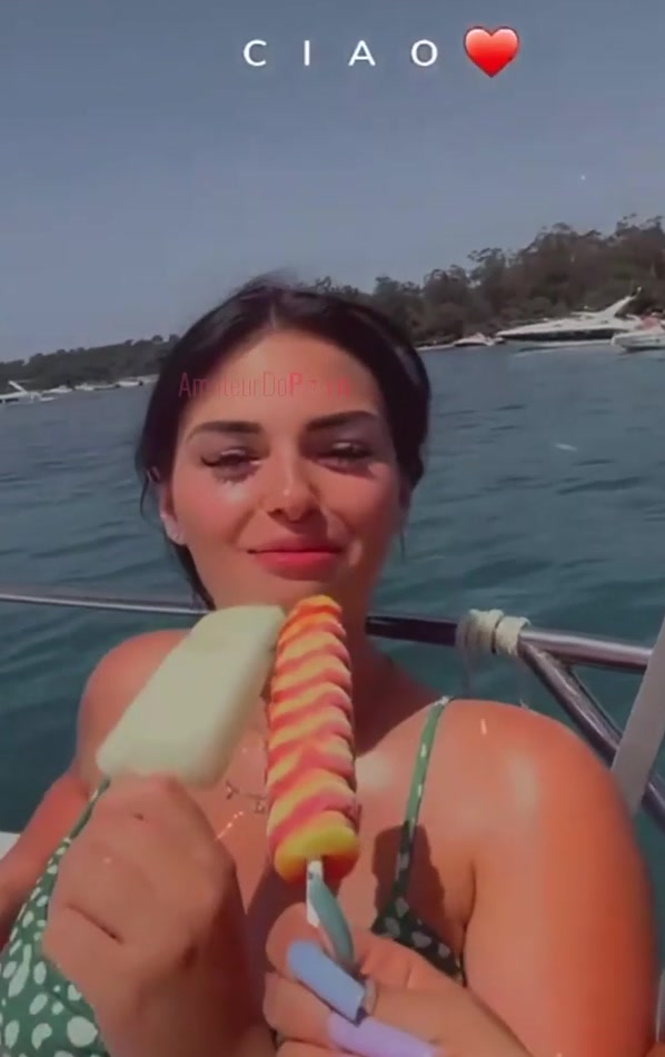 cocolande.fr leak astrid nelsia Pretending to give a blowjob