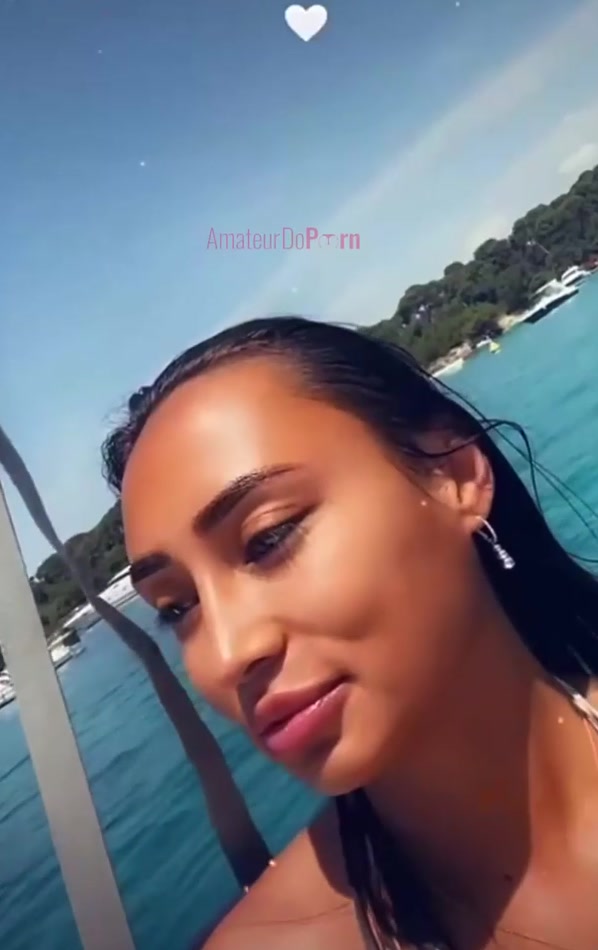cocolande.fr leak astrid nelsia Pretending to give a blowjob