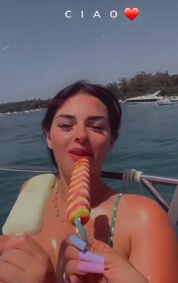 cocolande.fr leak astrid nelsia Pretending to give a blowjob