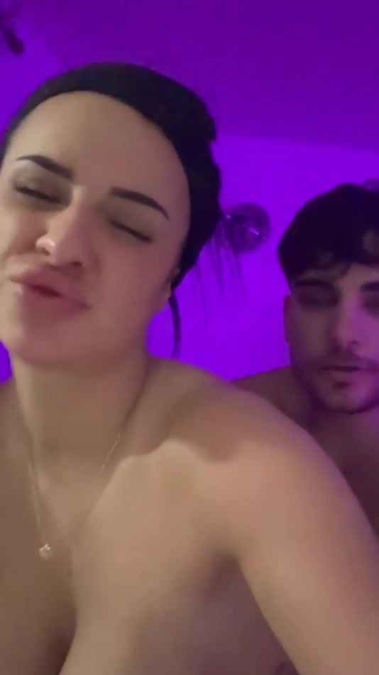 cocolande.fr leak julie bacha Fucked while Cleaning the House