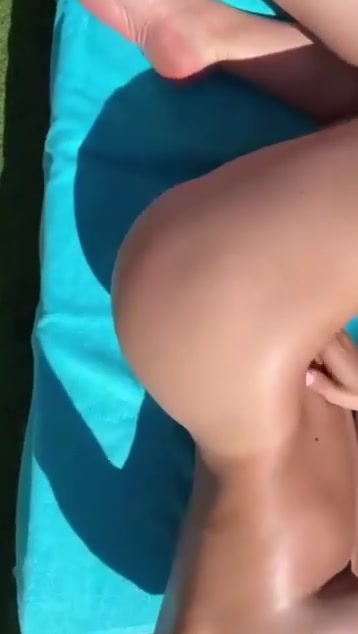 cocolande.fr leak julie ricci naked sunbathing