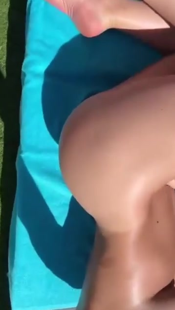 cocolande.fr leak julie ricci naked sunbathing