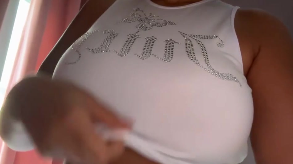 cocolande.fr leak ruby nikara shows her boobs
